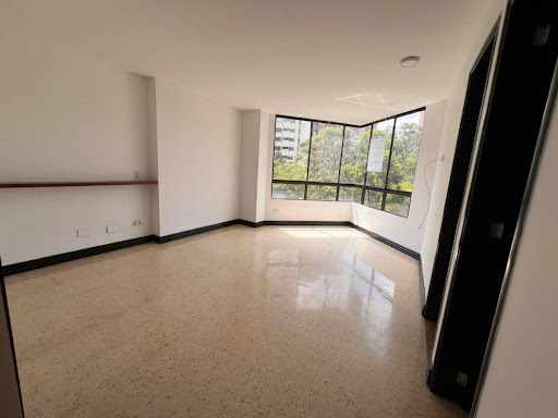 Apartamento en arriendo en Loma De Los Gonzalez, Medellín · foto 8 de 14