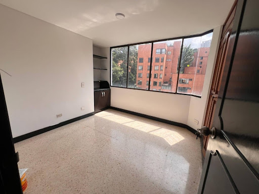 Apartamento en arriendo en Loma De Los Gonzalez, Medellín · foto 12 de 14