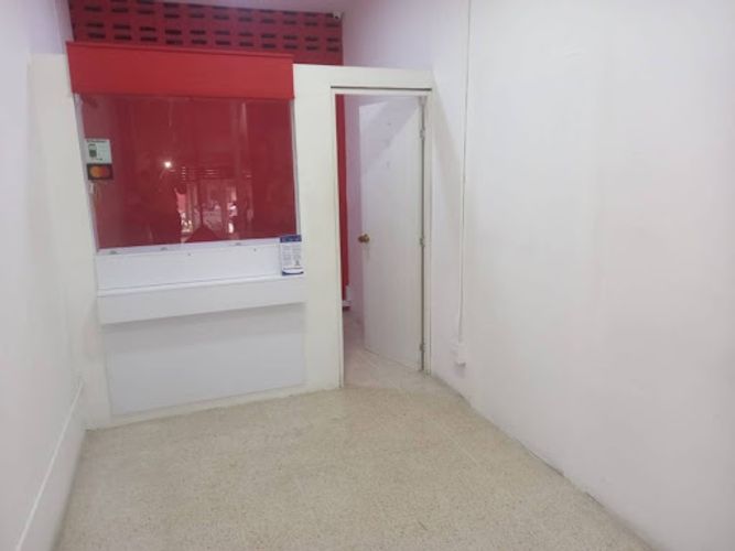 Local en arriendo en Manrique Central, Medellín, 21 m² · foto 5 de 6