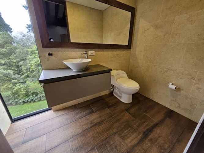 Apartamento de 3 alcobas en arriendo en Llano Grande, Rionegro, 320 m² · foto 4 de 24