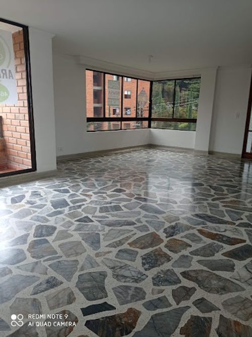 Apartamento de 3 alcobas en arriendo en Las Lomas No.2, Medellín, 142 m² · foto 3 de 24