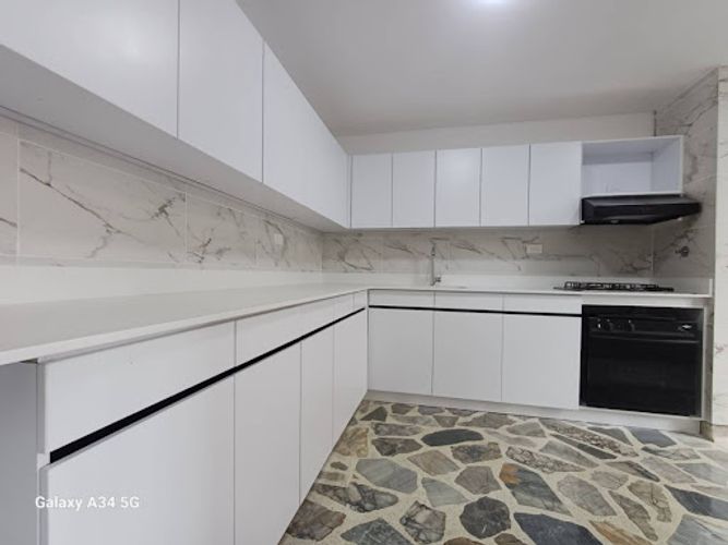 Apartamento de 3 alcobas en arriendo en Las Lomas No.2, Medellín, 142 m² · foto 4 de 24