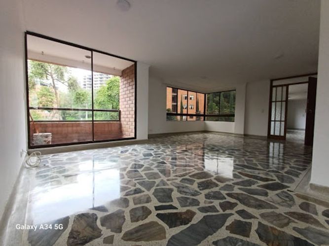 Apartamento de 3 alcobas en arriendo en Las Lomas No.2, Medellín, 142 m² · foto 5 de 24