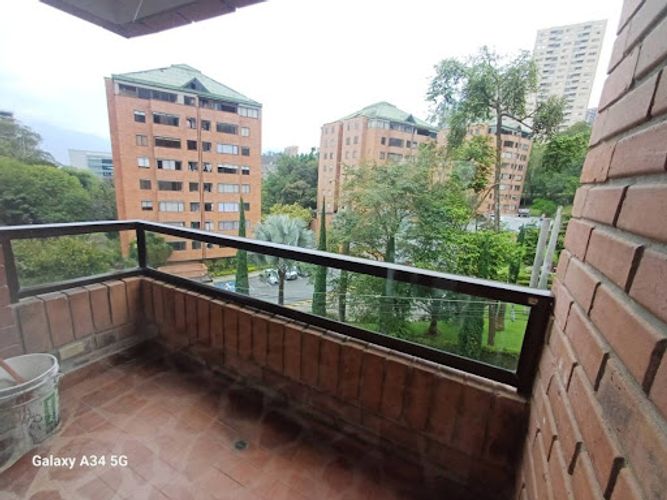 Apartamento de 3 alcobas en arriendo en Las Lomas No.2, Medellín, 142 m² · foto 8 de 24