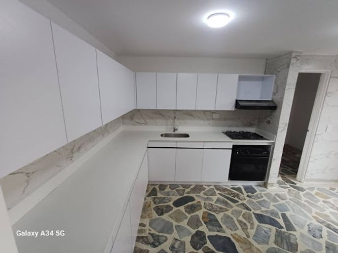 Apartamento de 3 alcobas en arriendo en Las Lomas No.2, Medellín, 142 m² · foto 11 de 24