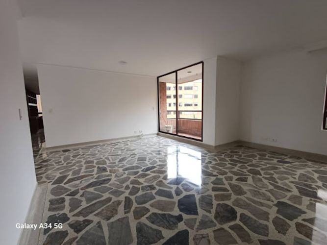 Apartamento de 3 alcobas en arriendo en Las Lomas No.2, Medellín, 142 m² · foto 12 de 24