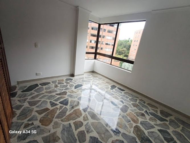Apartamento de 3 alcobas en arriendo en Las Lomas No.2, Medellín, 142 m² · foto 14 de 24