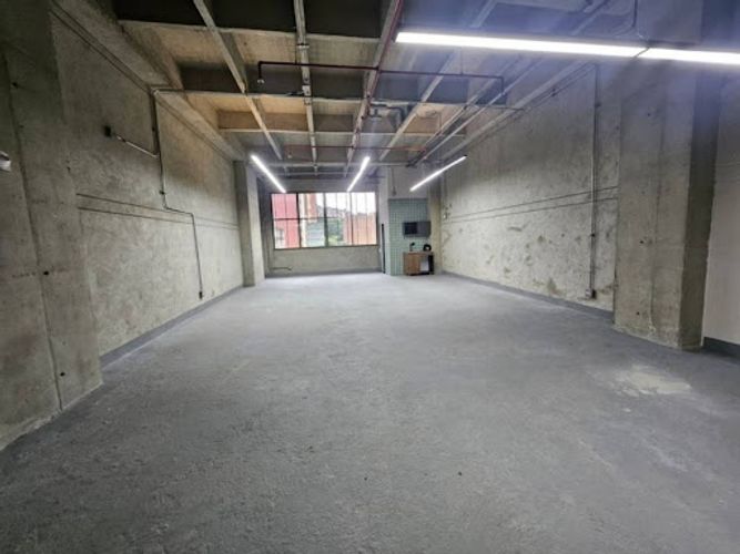 Local en arriendo en Bombona No.1, Medellín, 98 m² · foto 3 de 16