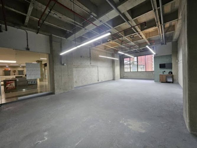 Local en arriendo en Bombona No.1, Medellín, 98 m² · foto 4 de 16