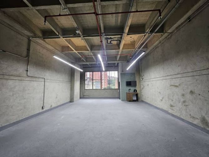 Local en arriendo en Bombona No.1, Medellín, 98 m² · foto 7 de 16