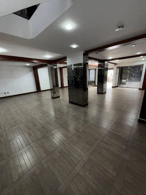 Local en arriendo en La Florida, Medellín, 700 m² · foto 2 de 24