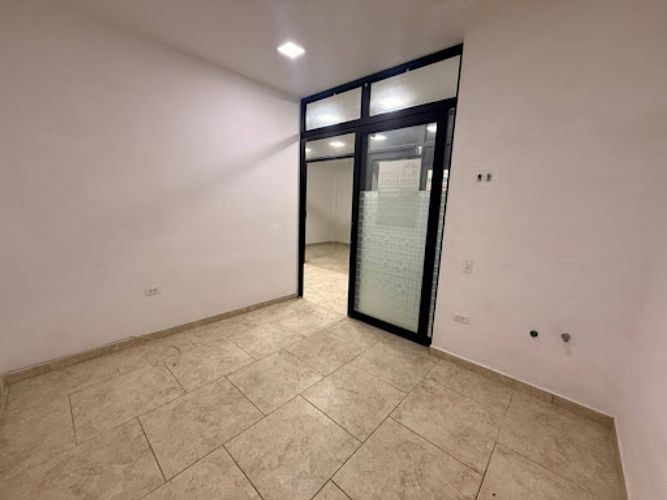Local en arriendo en Centro, La Estrella, 25 m² · foto 2 de 24