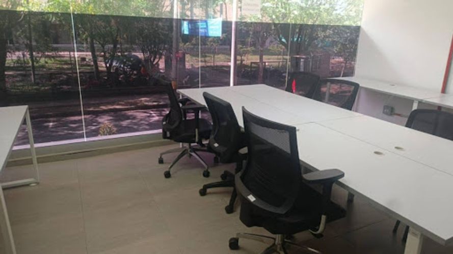 Local en arriendo en Ciudad Del Río, Medellín, 35 m² · foto 2 de 10