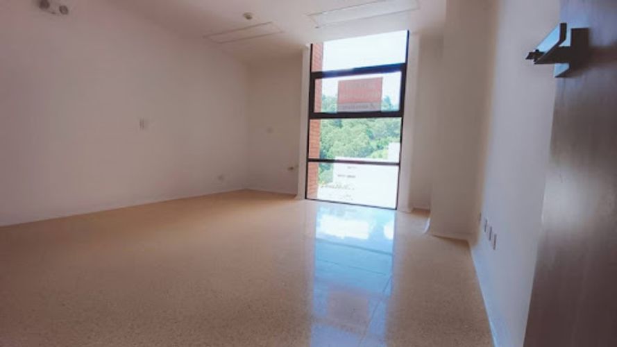 Consultorio en arriendo en Perpetuo Socorro, Medellín, 33 m² · foto 4 de 17