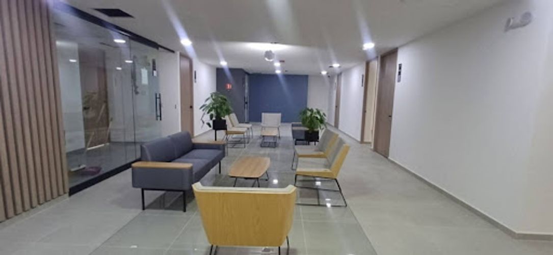 Consultorio en arriendo en Perpetuo Socorro, Medellín, 33 m² · foto 10 de 17