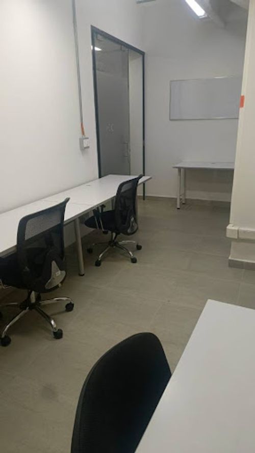 Local en arriendo en Ciudad Del Río, Medellín, 16 m² · foto 2 de 9