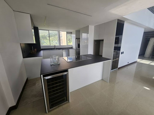 Apartamento en arriendo en El Tesoro, Medellín · foto 2 de 17