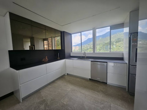 Apartamento en arriendo en El Tesoro, Medellín · foto 3 de 17