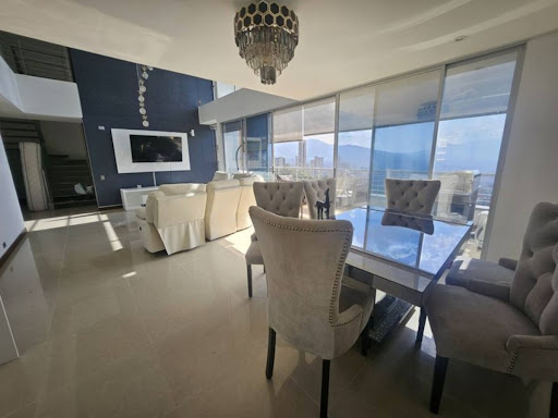 Apartamento en arriendo en El Tesoro, Medellín · foto 4 de 17