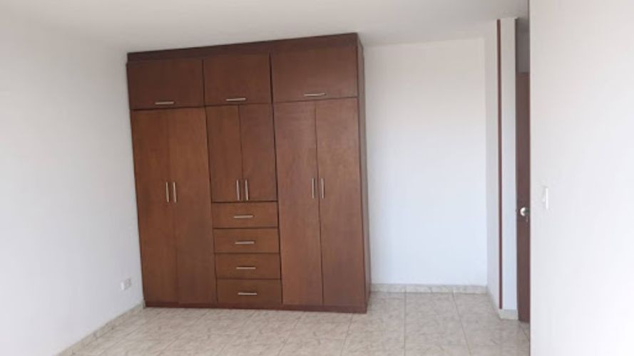 Apartamento de 4 alcobas en venta en Floralia I Sector, Bogotá, 110 m² · foto 9 de 16