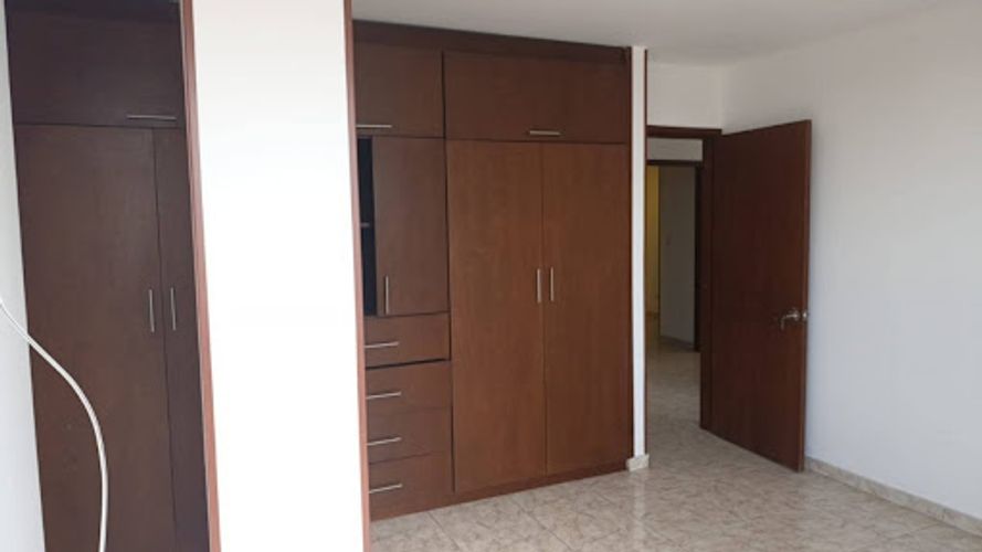 Apartamento de 4 alcobas en venta en Floralia I Sector, Bogotá, 110 m² · foto 13 de 16