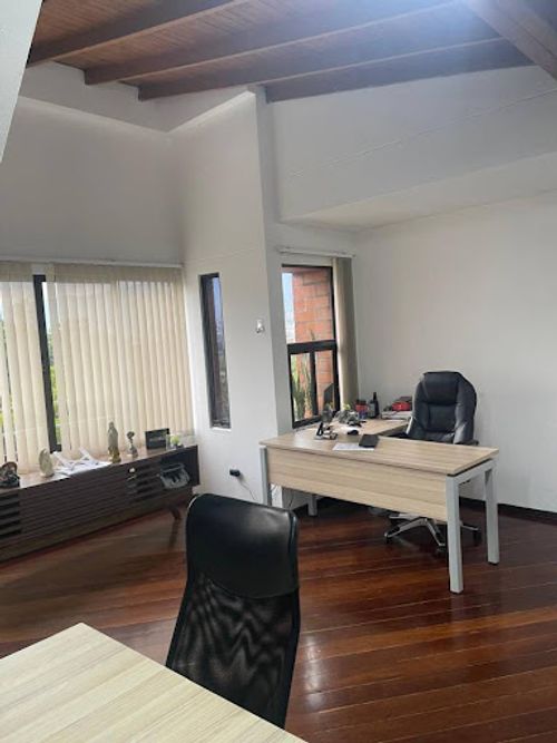 Oficina en arriendo en La Aguacatala, Medellín, 175 m² · foto 21 de 24
