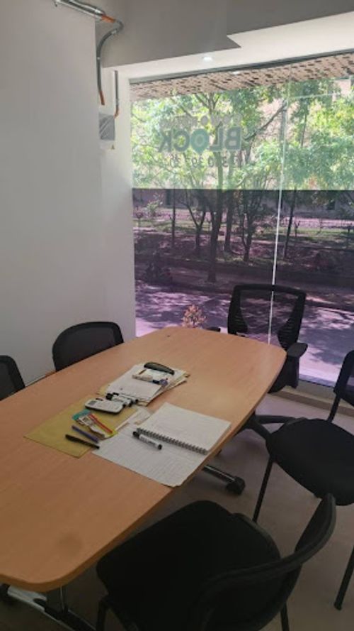 Local en arriendo en Ciudad Del Río, Medellín, 18 m² · foto 2 de 12