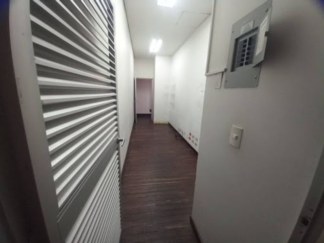 Local en arriendo en La Candelaria, Medellín, 271 m² · foto 2 de 4