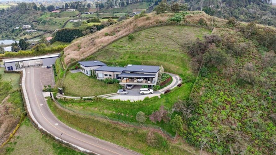 Casa de 5 alcobas en venta en La Mosquita, Rionegro, 330 m² · foto 6 de 24