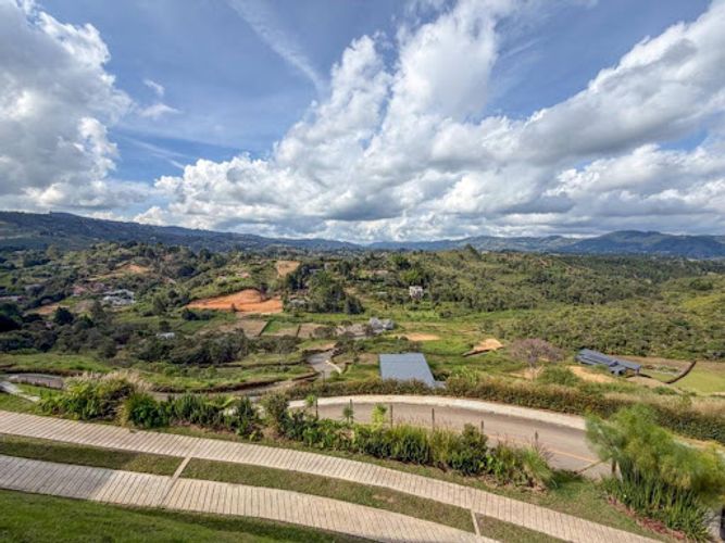 Casa de 5 alcobas en venta en La Mosquita, Rionegro, 330 m² · foto 8 de 24