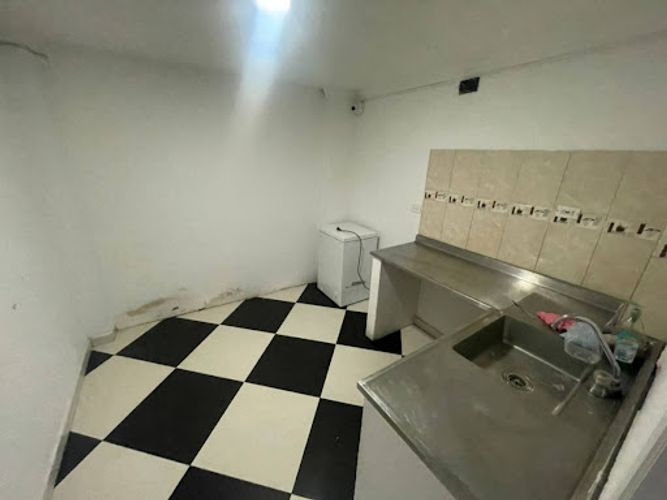 Local en arriendo en La Floresta, Medellín, 210 m² · foto 4 de 14