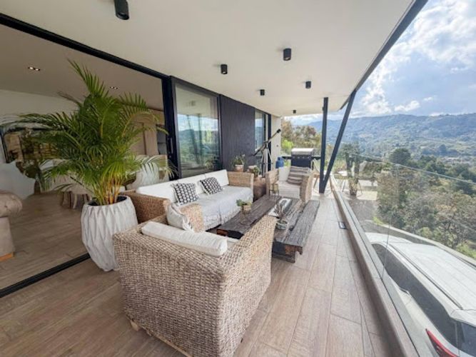 Casa de 5 alcobas en venta en La Mosquita, Rionegro, 330 m² · foto 19 de 24