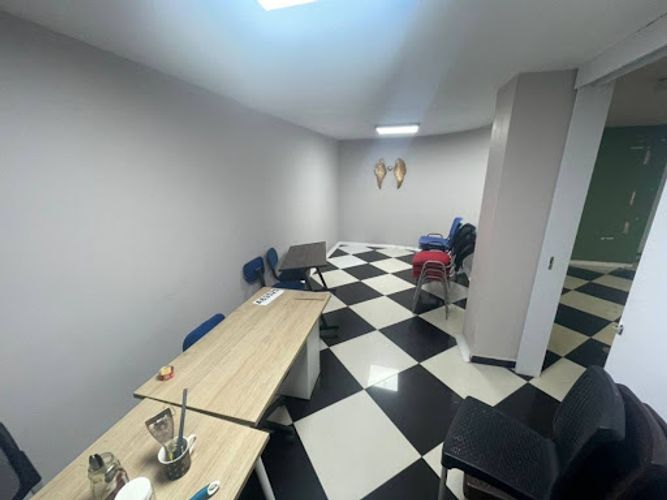 Local en arriendo en La Floresta, Medellín, 210 m² · foto 11 de 14