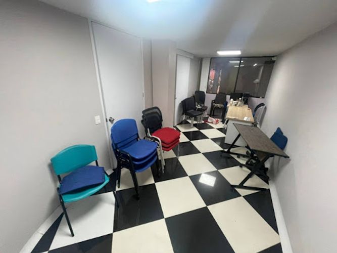 Local en arriendo en La Floresta, Medellín, 210 m² · foto 12 de 14