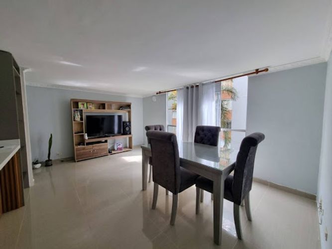 Apartamento de 3 alcobas en venta en El Trapiche, Bello, 64 m² · foto 2 de 15
