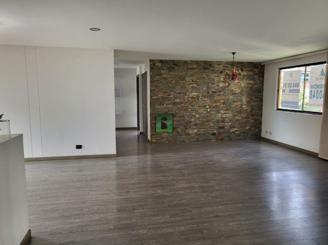 Apartamento de 3 alcobas en arriendo en Castropol, Medellín, 145 m² · foto 2 de 22
