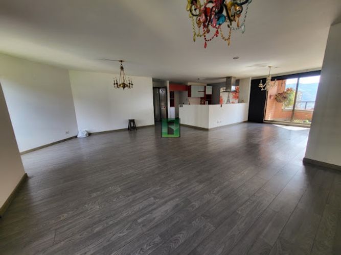 Apartamento de 3 alcobas en arriendo en Castropol, Medellín, 145 m² · foto 5 de 22