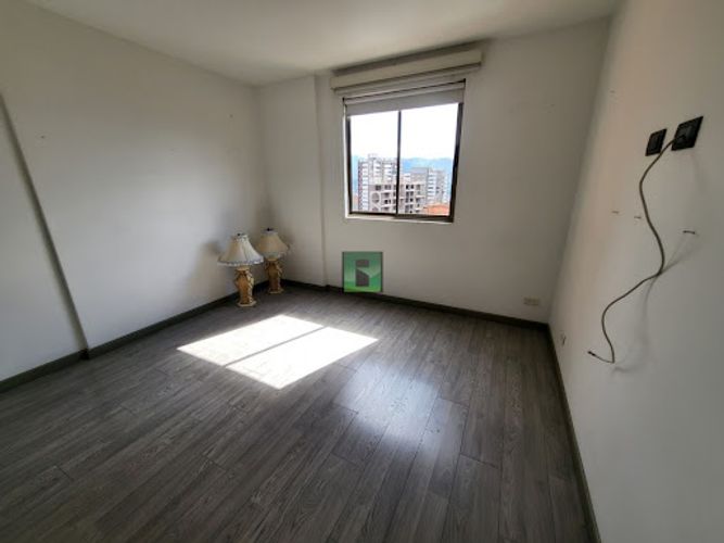 Apartamento de 3 alcobas en arriendo en Castropol, Medellín, 145 m² · foto 15 de 22