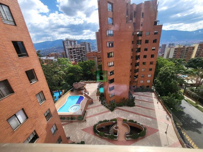 Apartamento de 3 alcobas en arriendo en Castropol, Medellín, 145 m² · foto 17 de 22