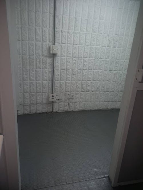 Local en arriendo en Villa Nueva, Medellín, 17 m² · foto 2 de 8
