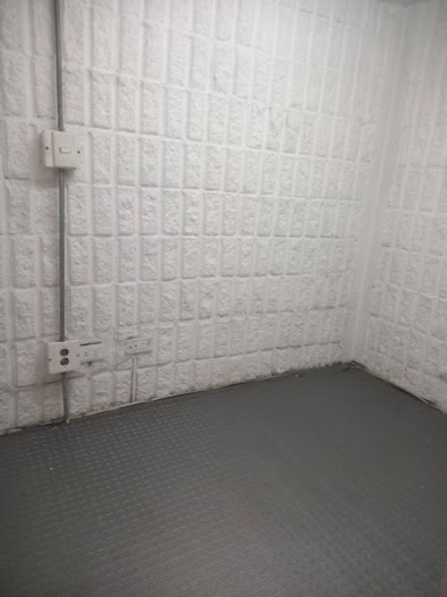 Local en arriendo en Villa Nueva, Medellín, 17 m² · foto 4 de 8