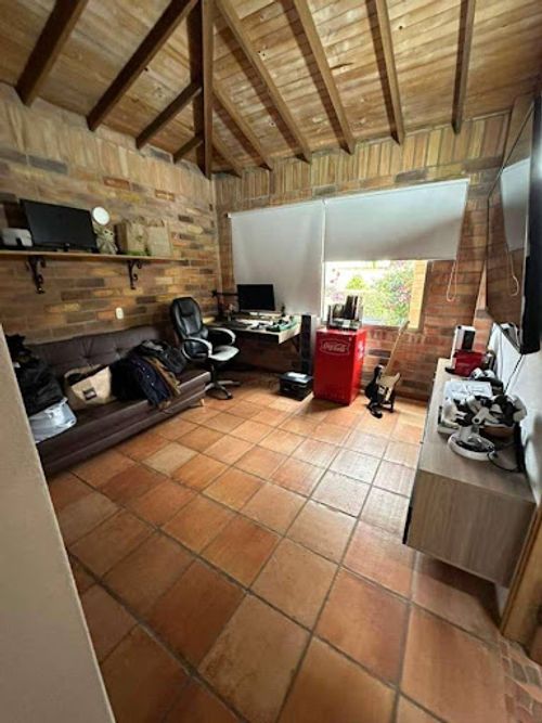 Casa de 3 alcobas en venta en El Retiro, 270 m² · foto 23 de 24