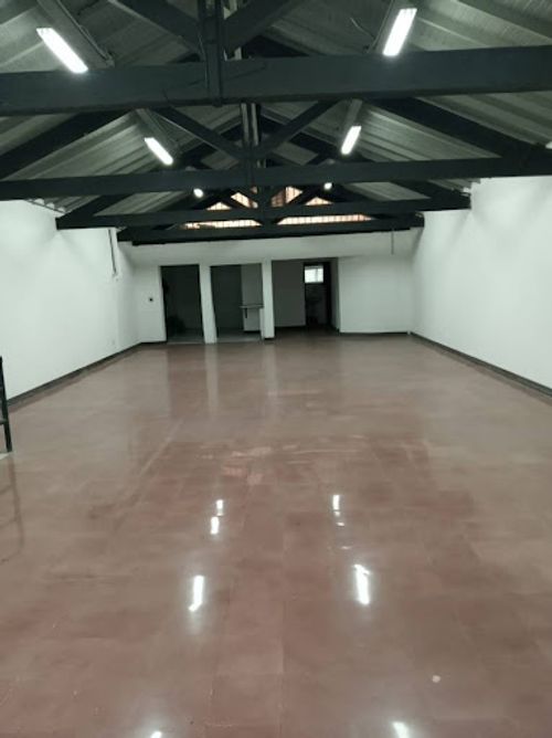 Bodega en arriendo en Perpetuo Socorro, Medellín, 140 m² · foto 3 de 6