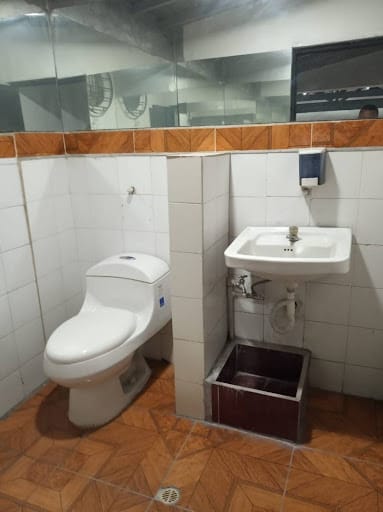 Bodega en arriendo en Perpetuo Socorro, Medellín, 140 m² · foto 5 de 6