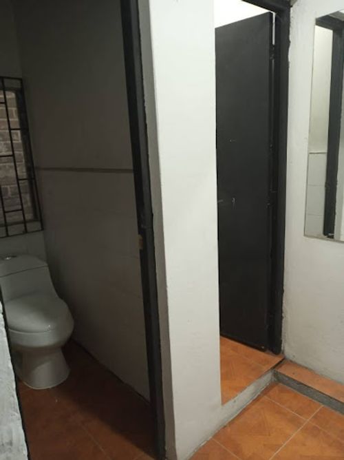 Bodega en arriendo en Perpetuo Socorro, Medellín, 140 m² · foto 6 de 6