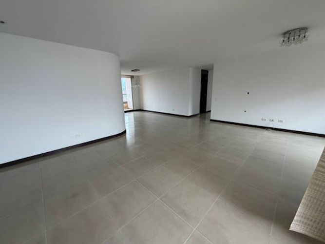 Apartamento de 3 alcobas en arriendo en Santa Maria De Los Angeles, Medellín, 170 m² · foto 9 de 17