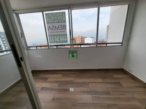 Apartamento en arriendo en Castropol, Medellín · foto 11 de 24