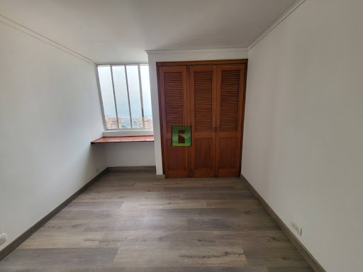 Apartamento en arriendo en Castropol, Medellín · foto 13 de 24