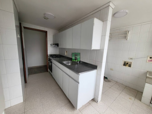 Apartamento en arriendo en Castropol, Medellín · foto 18 de 24