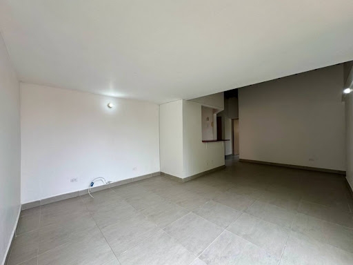Apartamento en venta en Loma De Las Brujas, Envigado · foto 3 de 24